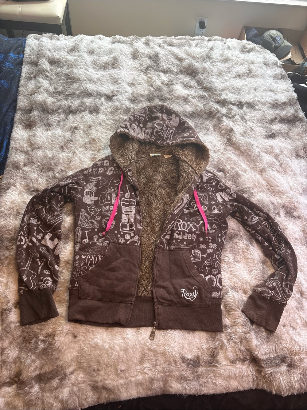 Rare Vintage Y2K Roxy Brown Graphic Zip Hoodie with Pink Drawstrings - Picture 3 of 10
